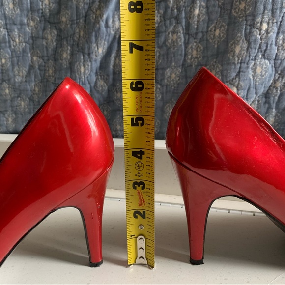 Red heels! - Picture 7 of 8